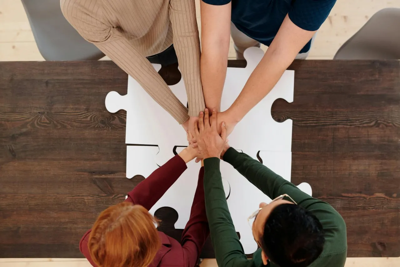 L'équipe Astérisque assemble les pièces du puzzle